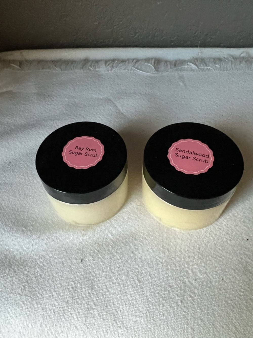 Sandalwood & Bay Rum Sugar Scrub - Gentle Exfoliating Body Scrub (Yellow) - Picture 2 of 9